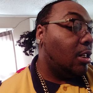 Meet your Posher, Deandre